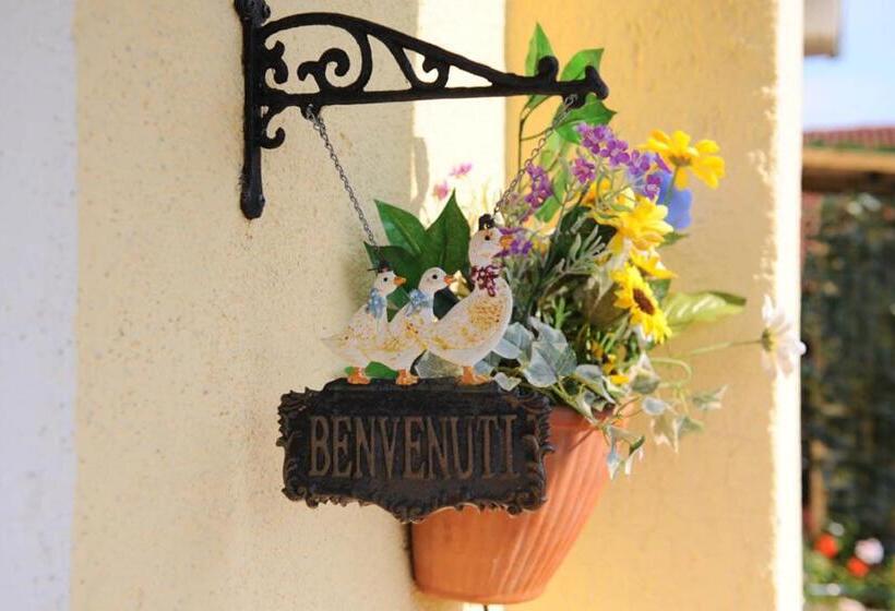 فندق Agriturismo Lizzarola