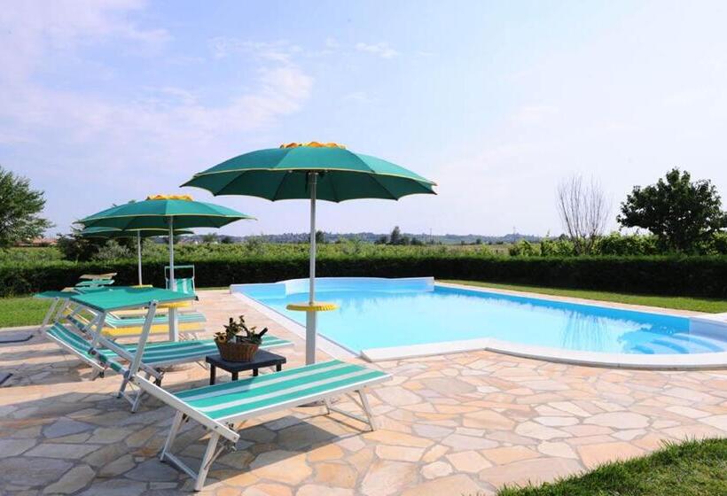 فندق Agriturismo Lizzarola