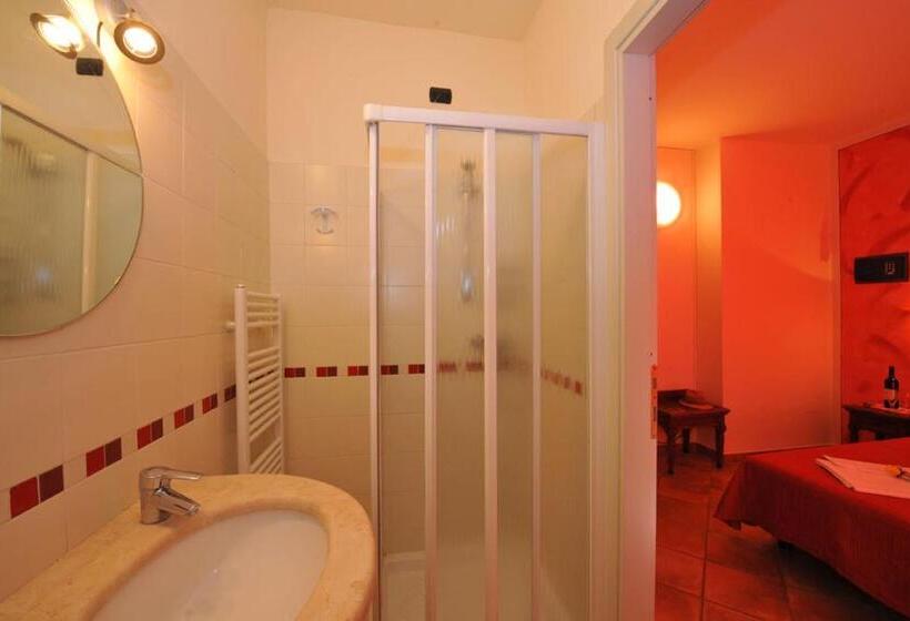 فندق Agriturismo Lizzarola