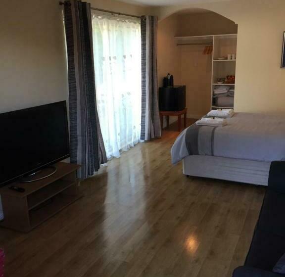 בית מלון כפרי Soroba House