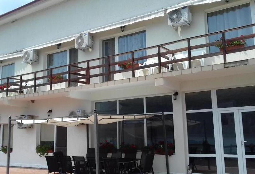 Пансион Casa Adrian