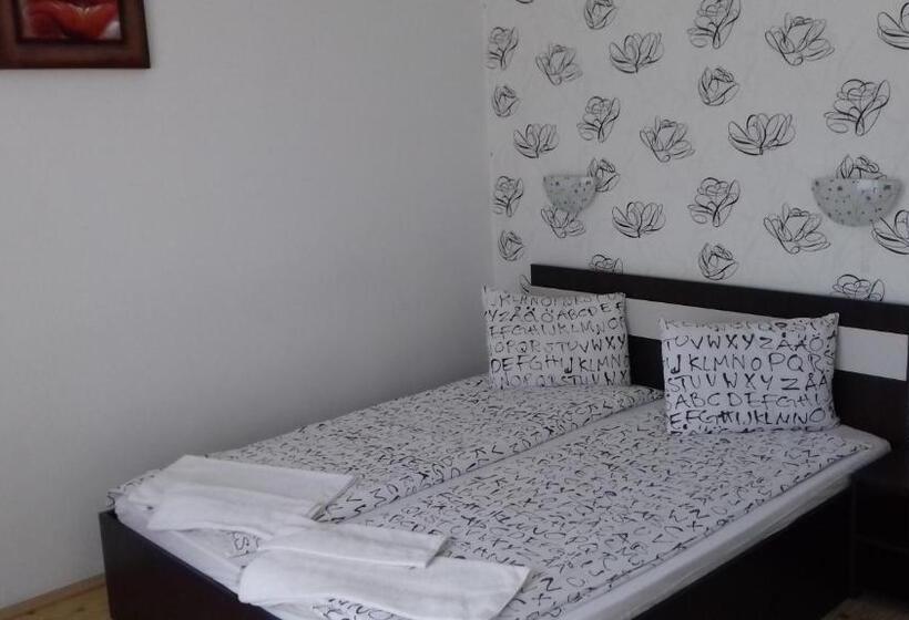 Пансион Casa Adrian