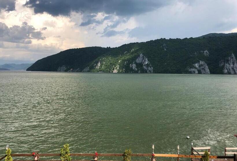 Пансион Casa Adrian