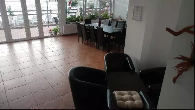 ペンション Casa Adrian