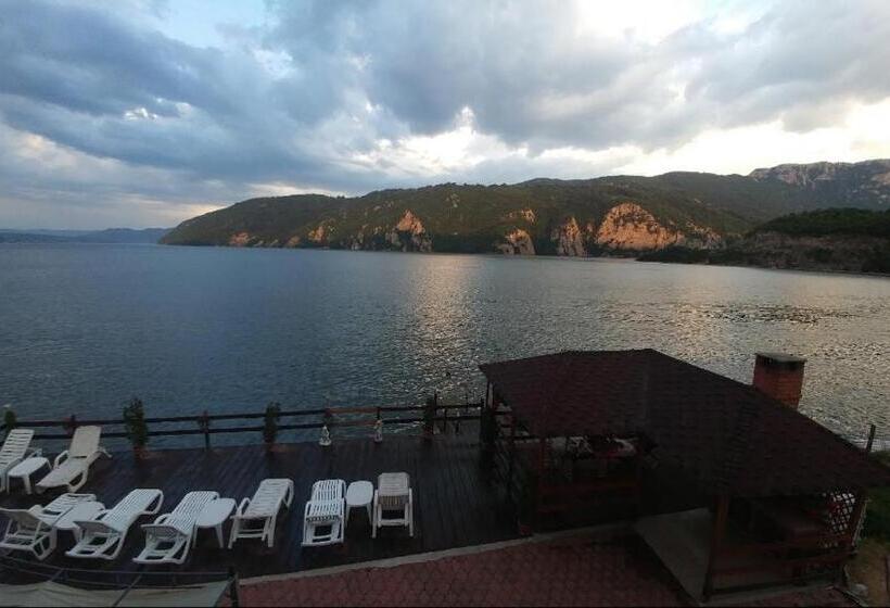 Пансион Casa Adrian