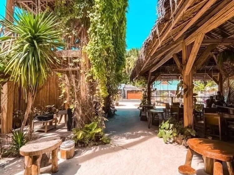 استراحتگاه Monkey Business Siquijor