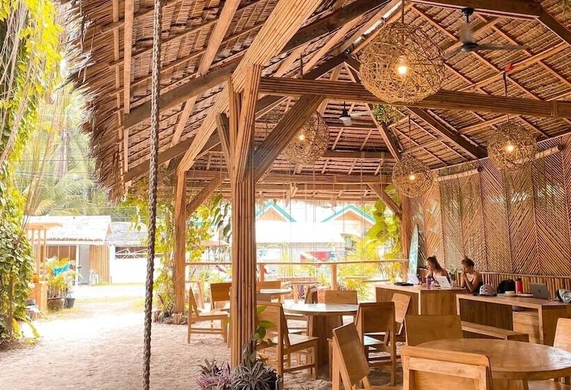 استراحتگاه Monkey Business Siquijor