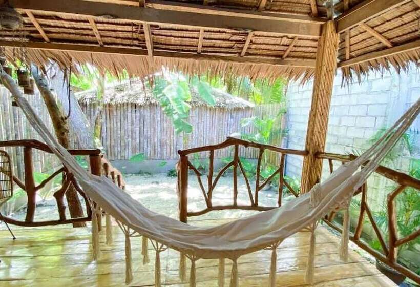 استراحتگاه Monkey Business Siquijor