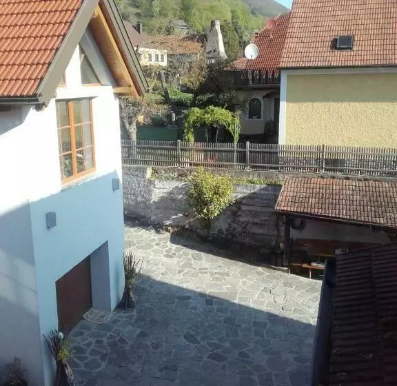 Aamiaismajoitus (B&B) Gästehaus Schütz