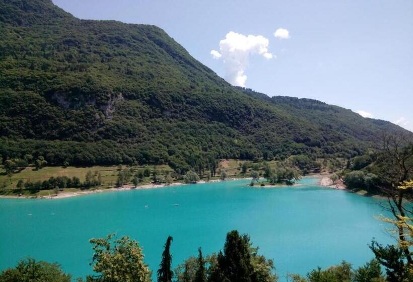 ホテル Agritur Tenno Cantina Bio Natura