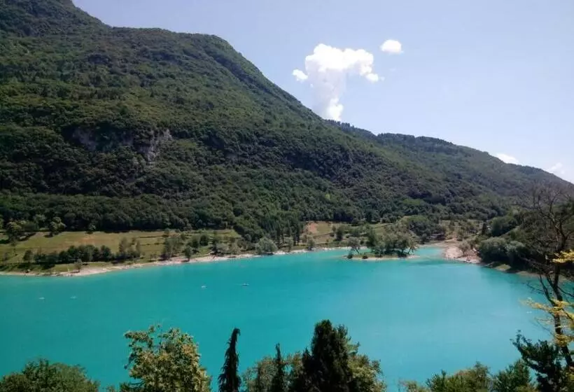 ホテル Agritur Tenno Cantina Bio Natura