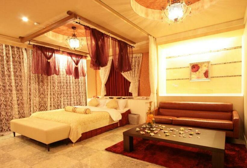 酒店 Celavie Shijonawate