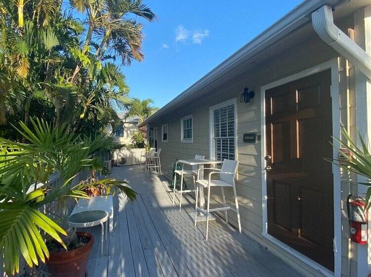 호텔 Authors Key West Guesthouse