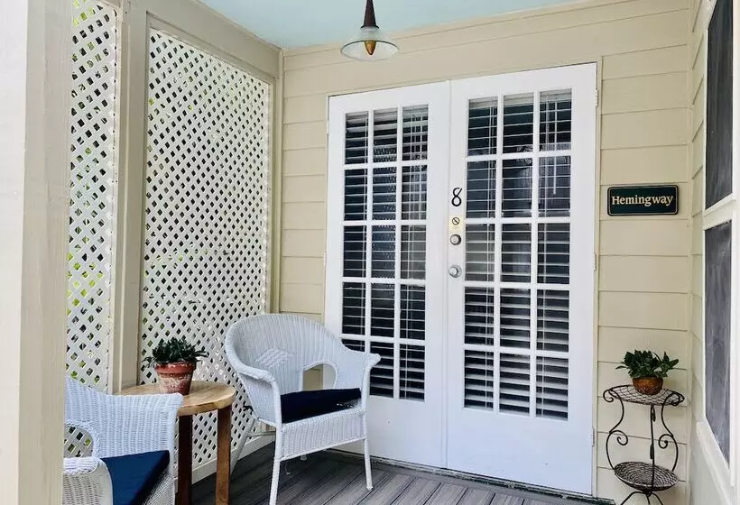 Hotelli Authors Key West Guesthouse