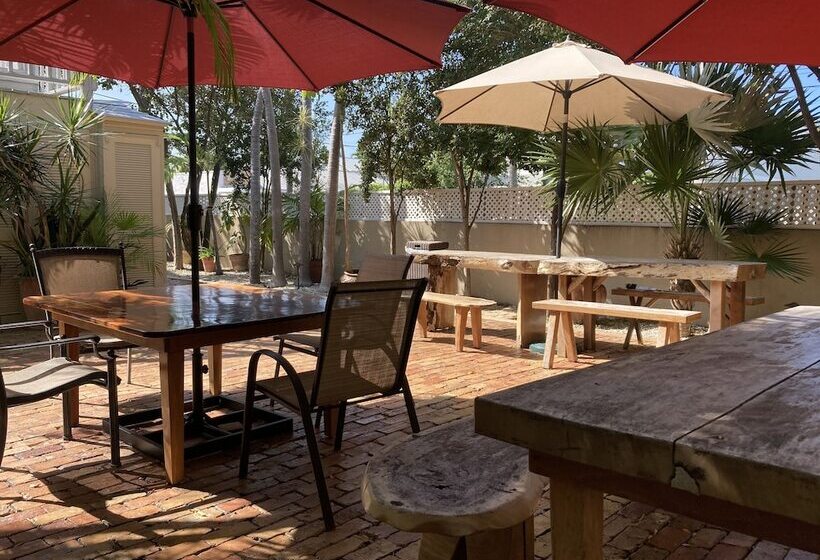 호텔 Authors Key West Guesthouse