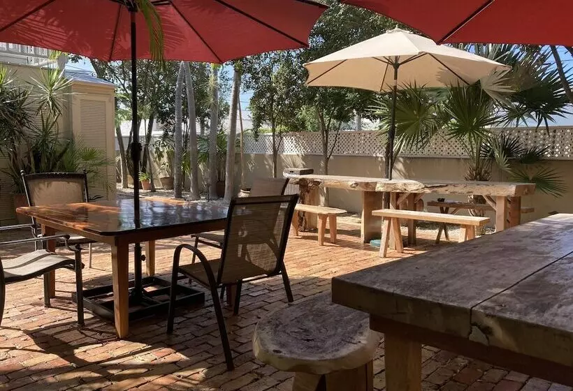 Hotelli Authors Key West Guesthouse