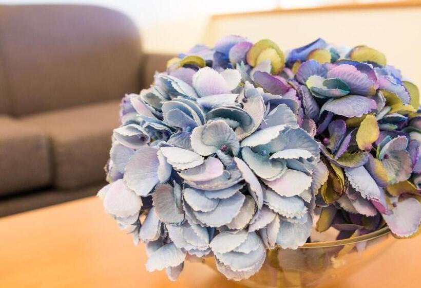 Отель Blue Gate Garden Inn