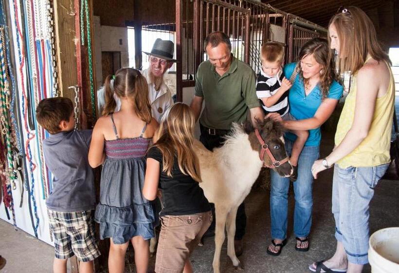 Отель Blue Gate Garden Inn