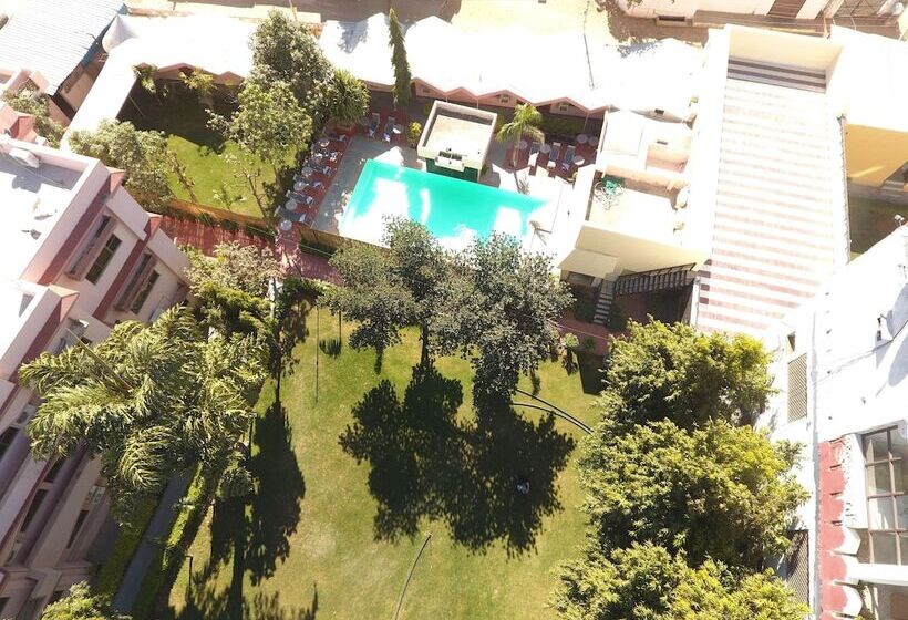 Hotel Master Paradise