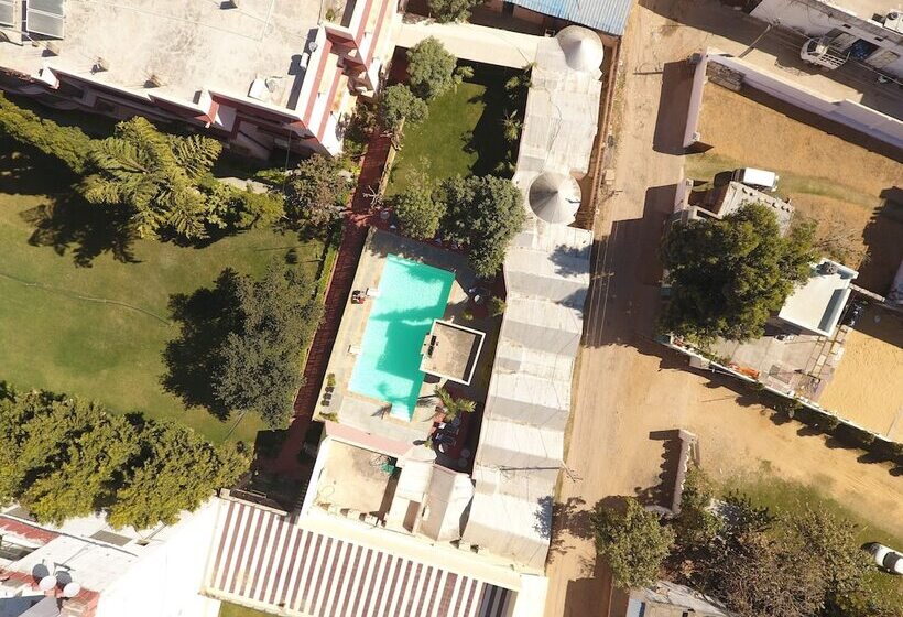 Hotel Master Paradise