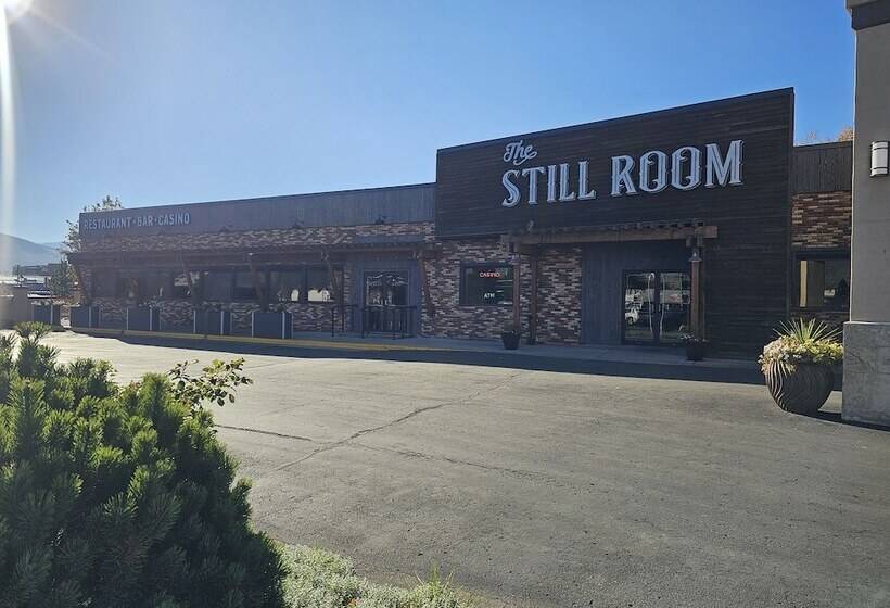 בית מלון כפרי Broadway Inn Conference Center