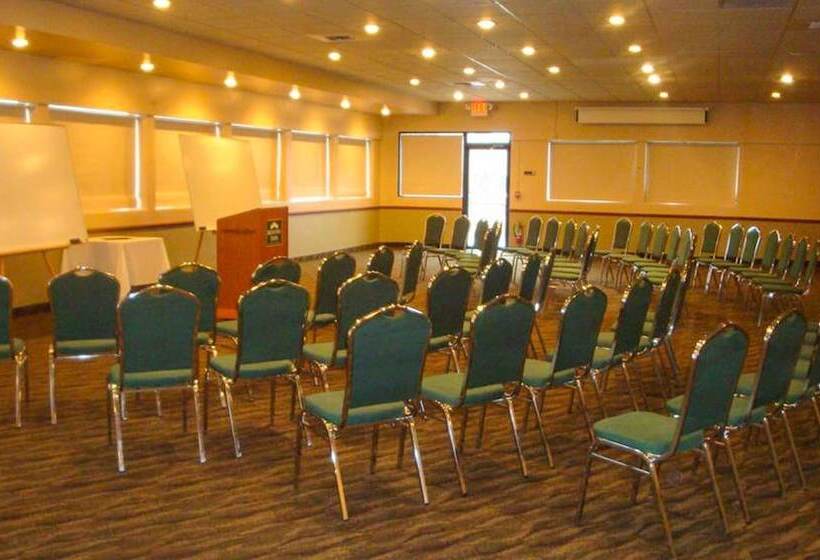 בית מלון כפרי Broadway Inn Conference Center