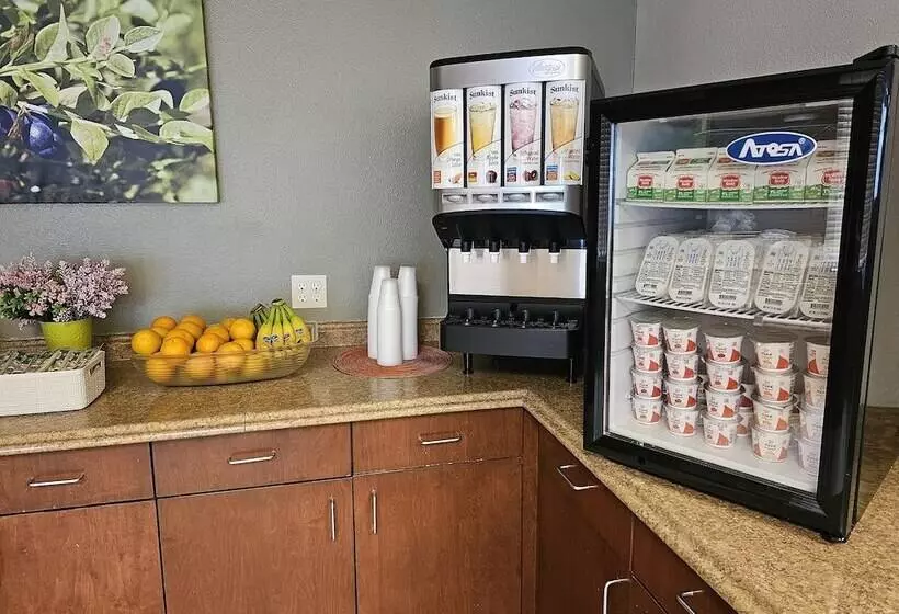 酒店 Broadway Inn Conference Center