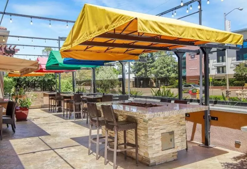 Отель Courtyard Palo Alto Los Altos