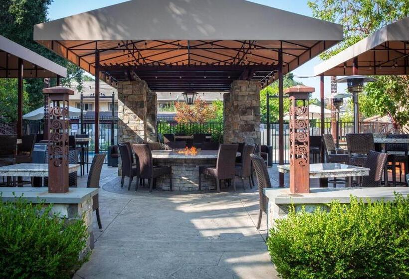 فندق Courtyard Palo Alto Los Altos