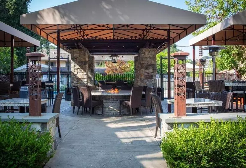 Отель Courtyard Palo Alto Los Altos