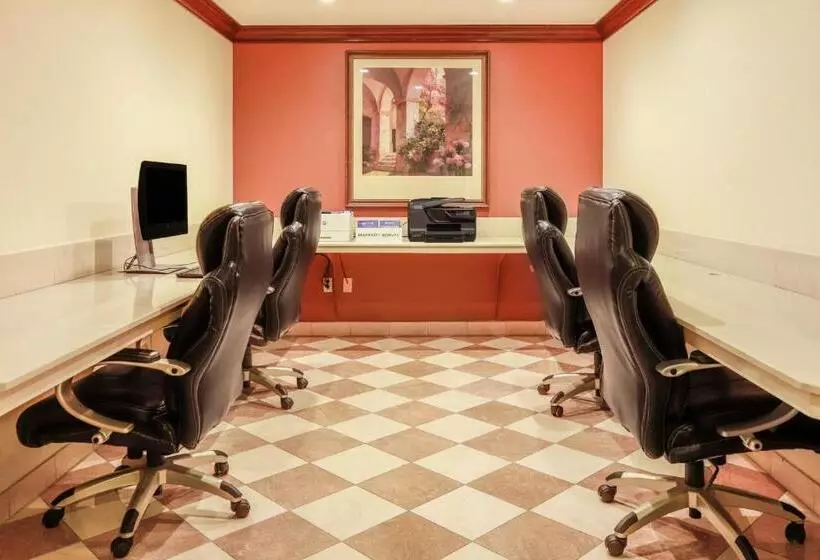 Отель Courtyard Palo Alto Los Altos