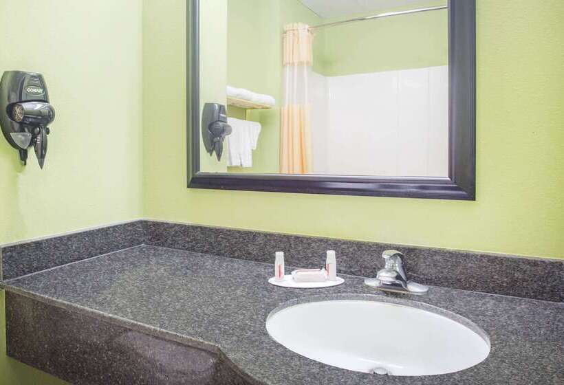 ホテル Days Inn & Suites By Wyndham Swainsboro