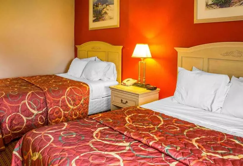 فندق Econo Lodge Inn & Suites