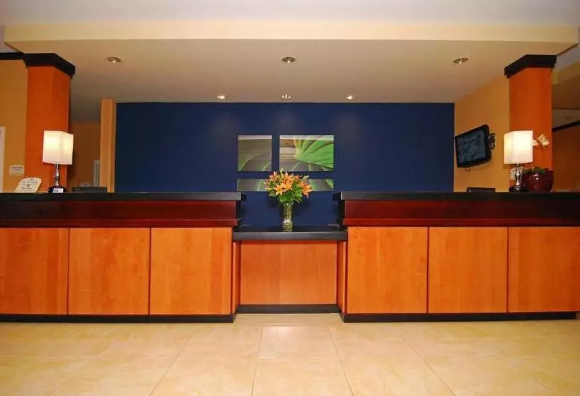 ホテル Fairfield Inn & Suites Tehachapi