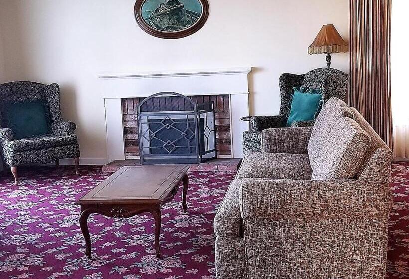 فندق Hill House Inn