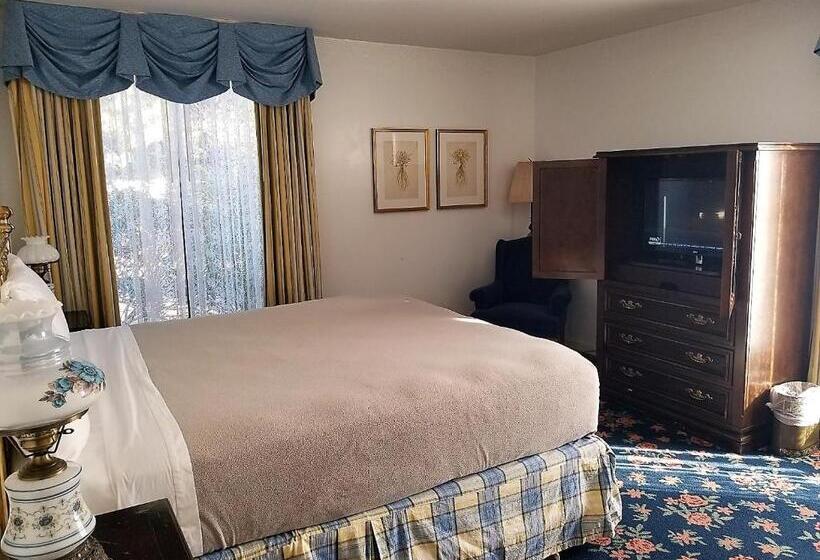 فندق Hill House Inn