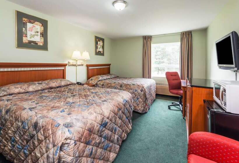 Отель Knights Inn Bracebridge