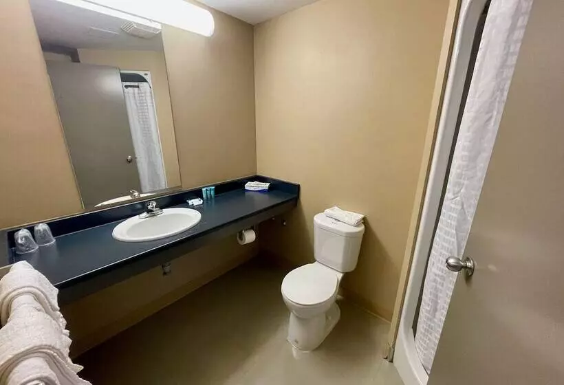 هتل Residence & Conference Centre   Ottawa West