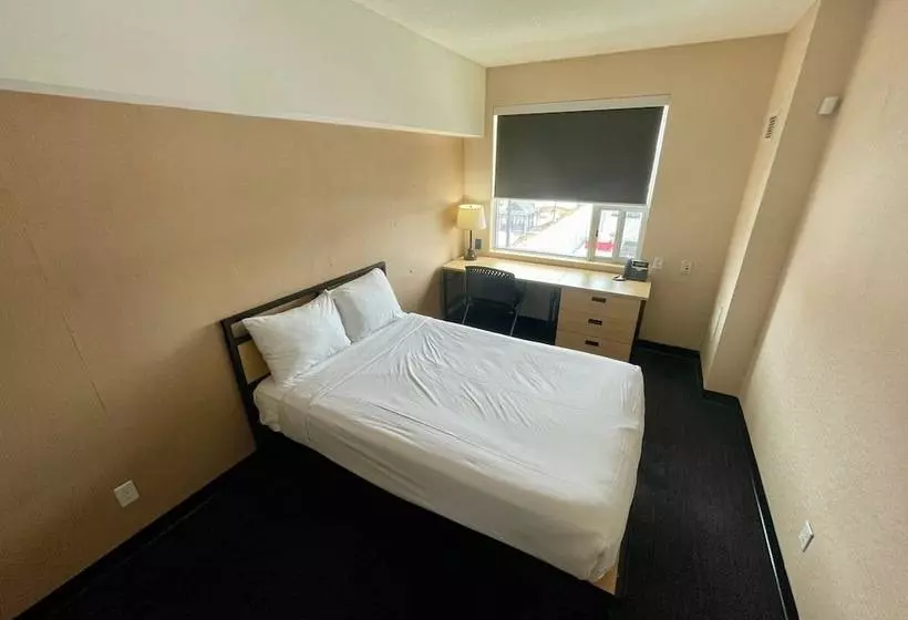 هتل Residence & Conference Centre   Ottawa West