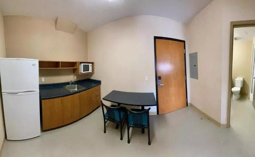 هتل Residence & Conference Centre   Ottawa West