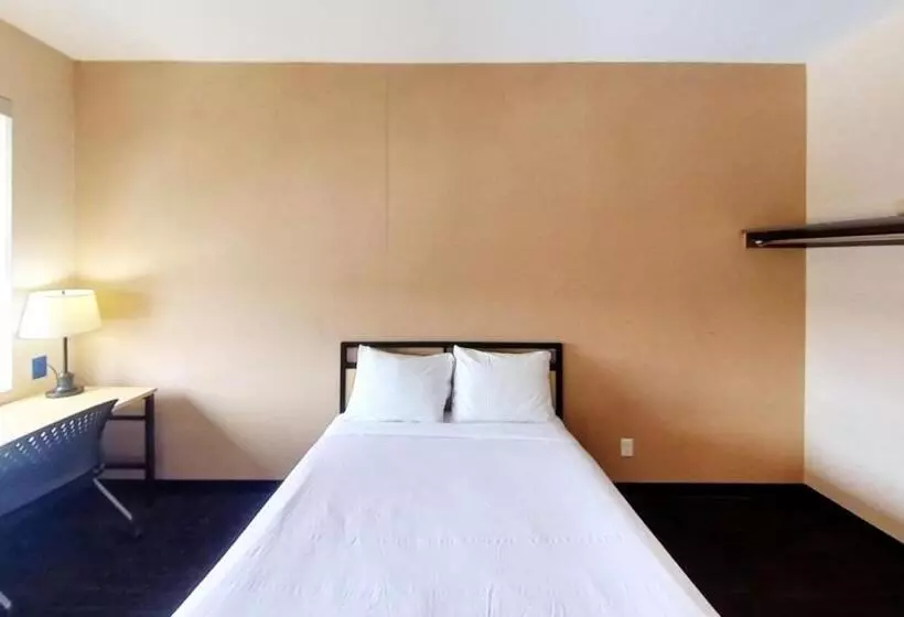 هتل Residence & Conference Centre   Ottawa West