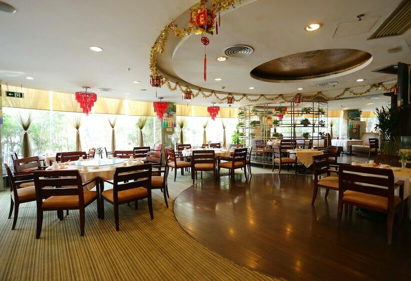 Отель Royal Crown