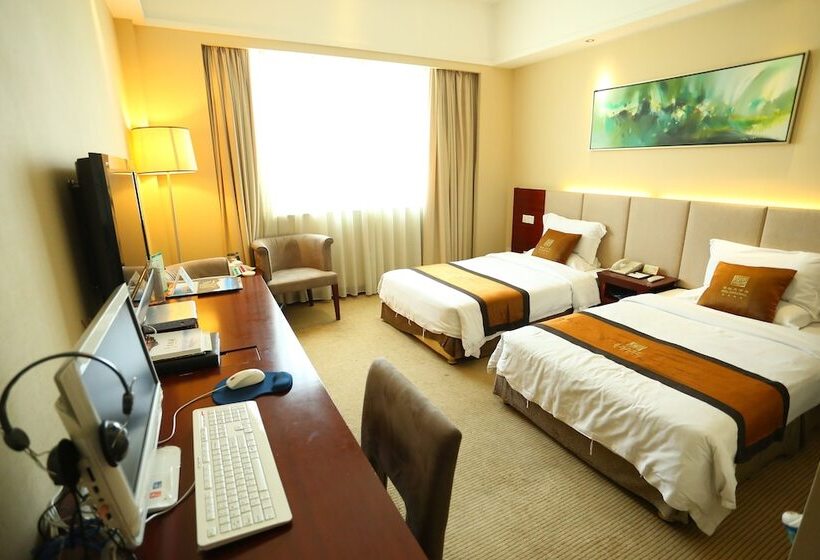 Отель Royal Crown