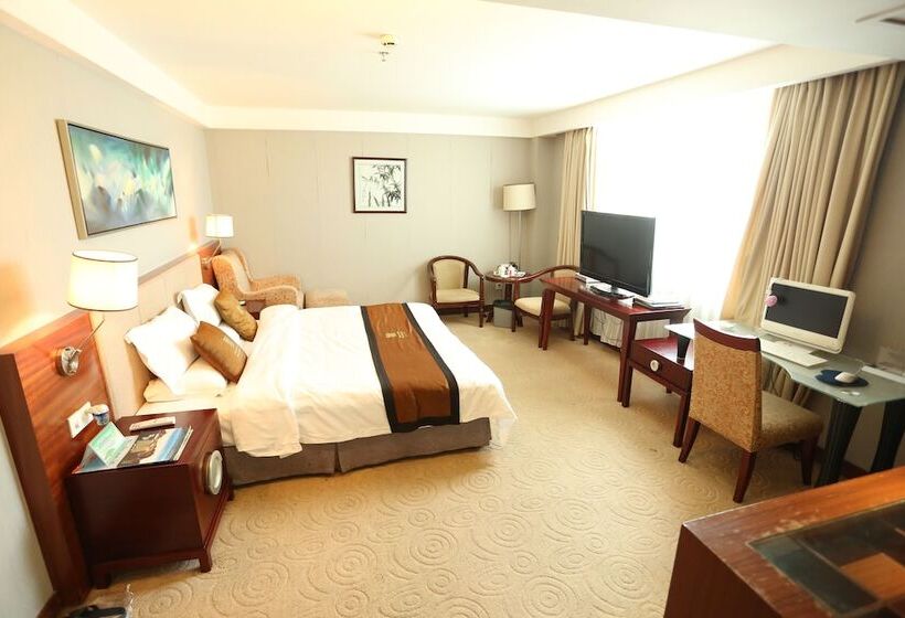 Отель Royal Crown