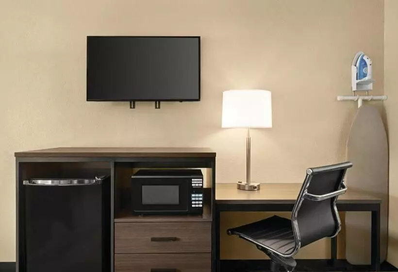 בית מלון כפרי Super 8 By Wyndham Gulfport Biloxi Airport