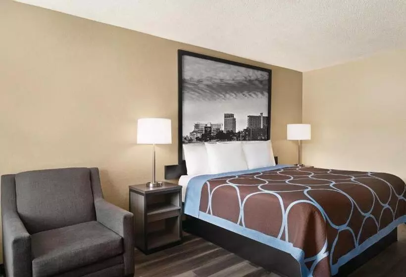בית מלון כפרי Super 8 By Wyndham Gulfport Biloxi Airport