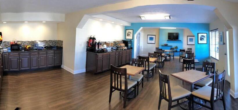 酒店 Super 8 By Wyndham Gulfport Biloxi Airport