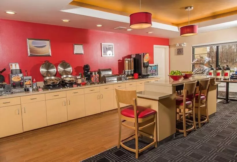 ホテル Towneplace Suites By Marriott Erie