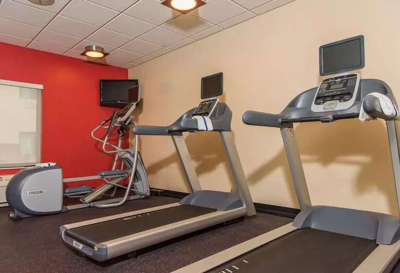 ホテル Towneplace Suites By Marriott Erie