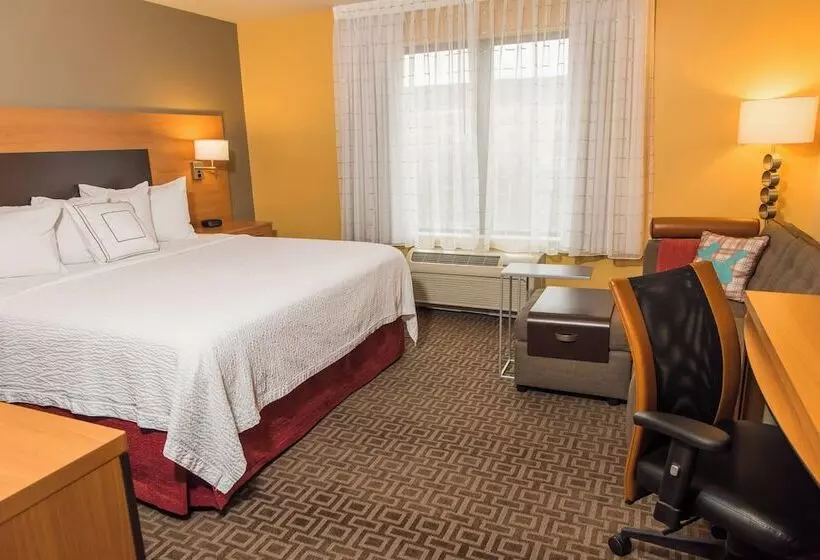ホテル Towneplace Suites By Marriott Erie